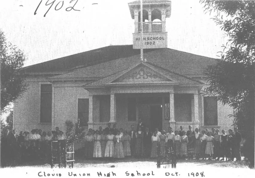 Black-and-white 1908 photo of Clovis Union High School with students in front